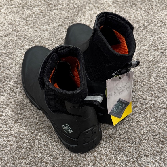 Men's Black Apex Mid Zip Ankle Muck Boots - Picture 2 of 4